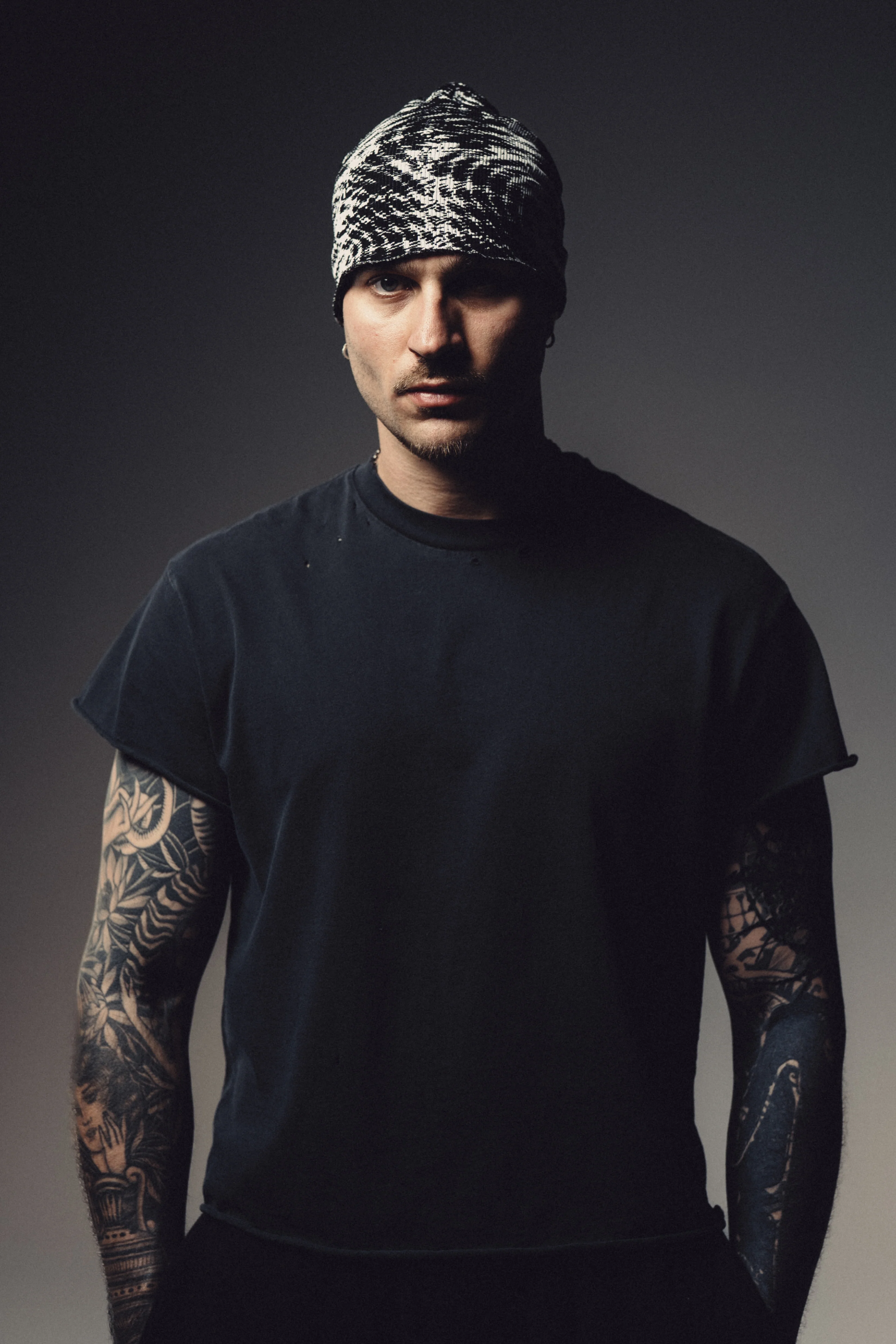 Jacquard Lightweight Cotton Beanie - Black & White - Image 5